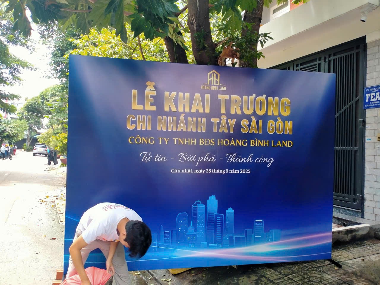 Thi Công Backdrop Trọn Gói Chuyên Nghiệp Tại TpHCM 16 Thi công backdrop khai trương